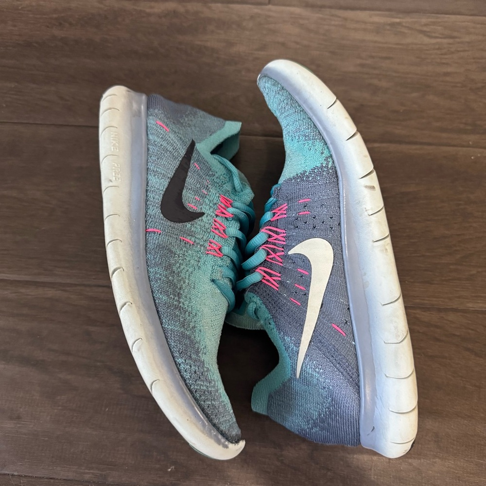 Nike Women's Teal and Pink Athletic Shoes - Picture 9 of 9